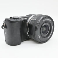 【美品】SONY α5000 ダブルズームレンズキット(ブラック／デジタル一眼)