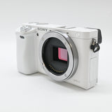 【美品】SONY ミラーレス一眼 α6000 パワーズームレンズキット E PZ 16-50mm F3.5-5.6 OSS ホワイト ILCE-6000L W