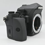 【美品】PENTAX デジタル一眼レフカメラ KP ボディ ブラック 防塵 防滴 -10℃耐寒 アウトドア 5軸5段手ぶれ補正 KP BODY BLACK 16020