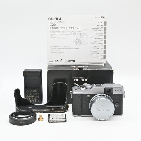 【良品】FUJIFILM デジタルカメラ X20S 光学4倍 シルバー F FX-X20S