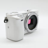 【美品】SONY ミラーレス一眼 α6000 パワーズームレンズキット E PZ 16-50mm F3.5-5.6 OSS ホワイト ILCE-6000L W