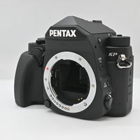 【美品】PENTAX デジタル一眼レフカメラ KP ボディ ブラック 防塵 防滴 -10℃耐寒 アウトドア 5軸5段手ぶれ補正 KP BODY BLACK 16020