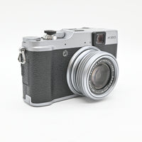 【良品】FUJIFILM デジタルカメラ X20S 光学4倍 シルバー F FX-X20S