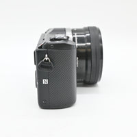 【美品】SONY α5000 ダブルズームレンズキット(ブラック／デジタル一眼)