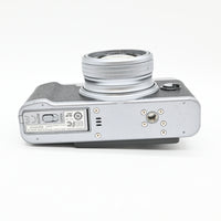 【良品】FUJIFILM デジタルカメラ X20S 光学4倍 シルバー F FX-X20S