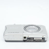 【新同品】Nikon デジタルカメラ COOLPIX S3700 シルバー 光学8倍ズーム 2005万画素 S3700SL